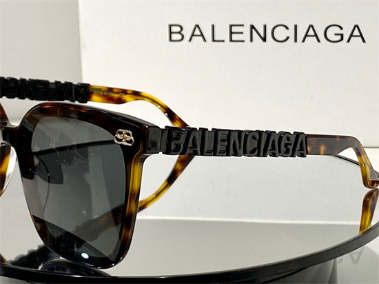 Balenciaga Sunglass AAA 051